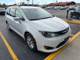 Used 2018 Chrysler Pacifica Touring-L w/ Advanced Safetytec Group image 4