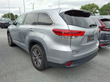 Used 2017 Toyota Highlander XLE image 3