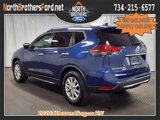 Used 2020 Nissan Rogue SV image 2