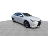 Used 2017 Toyota Camry SE image 2