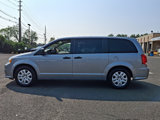 Used 2019 Dodge Grand Caravan SE w/ UConnect Hands-Free Group image 4