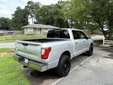 Used 2018 Nissan Titan SV image 4