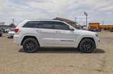 Used 2022 Jeep Grand Cherokee Laredo X image 3