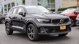Used 2025 Volvo XC40 B5 Core image 5