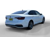 Used 2024 Volkswagen Jetta SE image 5