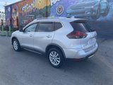 Used 2018 Nissan Rogue SV image 3