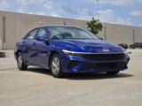 Used 2024 Hyundai Elantra SE image 3