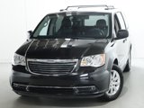 Used 2016 Chrysler Town & Country Touring image 3