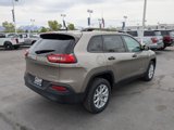 Used 2016 Jeep Cherokee Sport image 3