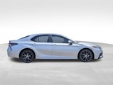 Used 2022 Toyota Camry SE image 6
