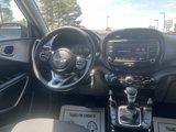 Used 2023 Kia Soul LX w/ LX Technology Package image 3