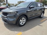 Used 2023 Kia Sorento LX image 3