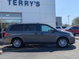 Used 2019 Dodge Grand Caravan SXT image 2