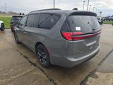 New 2025 Chrysler Pacifica Limited image 3