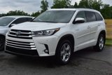 Used 2017 Toyota Highlander Limited image 3