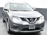 Used 2016 Nissan Rogue SV image 2