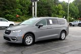 Used 2023 Chrysler Pacifica Touring-L image 2