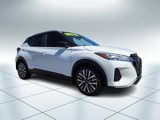Used 2023 Nissan Kicks SV image 2