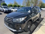Used 2017 Toyota Highlander SE image 2