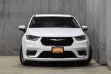 Used 2023 Chrysler Pacifica Touring-L image 4