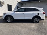 Used 2019 Kia Sorento LX image 2