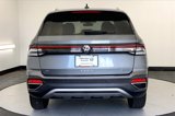 Certified 2025 Volkswagen Taos SE image 4