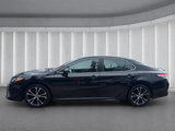 Used 2020 Toyota Camry SE image 2