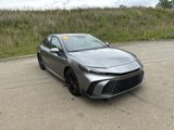 Used 2025 Toyota Camry SE image 3