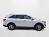 Used 2017 Kia Sorento LX image 4