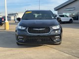 New 2025 Chrysler Pacifica Select image 2