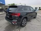 Used 2022 Volkswagen Taos SE image 4
