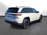 Used 2024 Jeep Grand Cherokee Altitude image 2