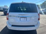 Used 2015 Chrysler Town & Country Limited Platinum image 4