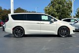 Used 2020 Chrysler Pacifica Touring-L image 2