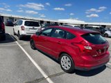 Used 2012 Ford Focus SE w/ SE Winter Pkg image 2