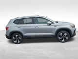 New 2024 Volkswagen Taos SE image 2