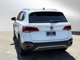 Used 2022 Volkswagen Taos SE image 3