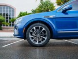 Used 2023 Bentley Bentayga Plug-In Hybrid image 6
