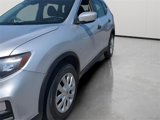 Used 2019 Nissan Rogue S image 2