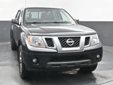 Used 2021 Nissan Frontier SV image 2