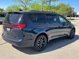 New 2025 Chrysler Pacifica Limited image 5