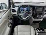 Used 2017 Toyota Sienna XLE image 3