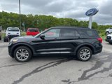 Used 2023 Ford Explorer XLT w/ Equipment Group 202A image 4