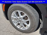 Used 2022 Chrysler Voyager LX image 2