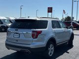 Used 2017 Ford Explorer XLT image 3