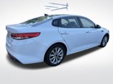 Used 2016 Kia Optima EX w/ Premium Package image 2