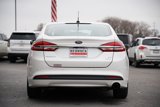 Used 2017 Ford Fusion SE w/ Fusion SE Technology Package image 4