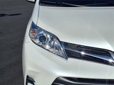 Used 2018 Toyota Sienna XLE image 3