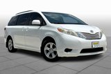 Used 2015 Toyota Sienna LE image 2