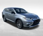 Used 2017 Mitsubishi Outlander ES image 2